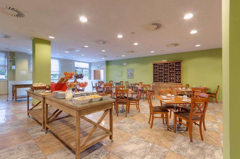 รามาดา บาย วินด์แฮม บาเลนเซีย อัลมุสซาเฟส Hotel ภายนอก รูปภาพ