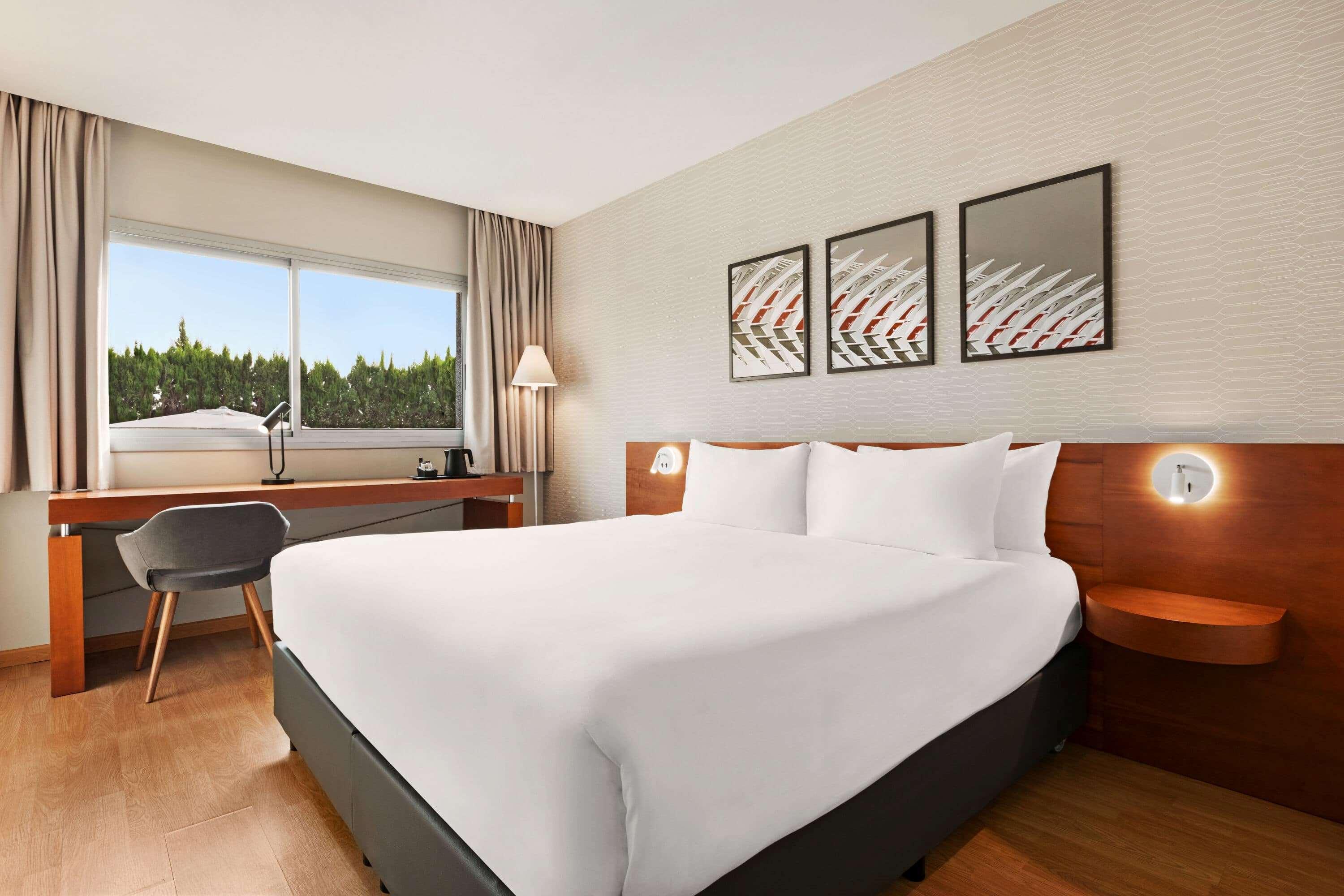 รามาดา บาย วินด์แฮม บาเลนเซีย อัลมุสซาเฟส Hotel ภายนอก รูปภาพ