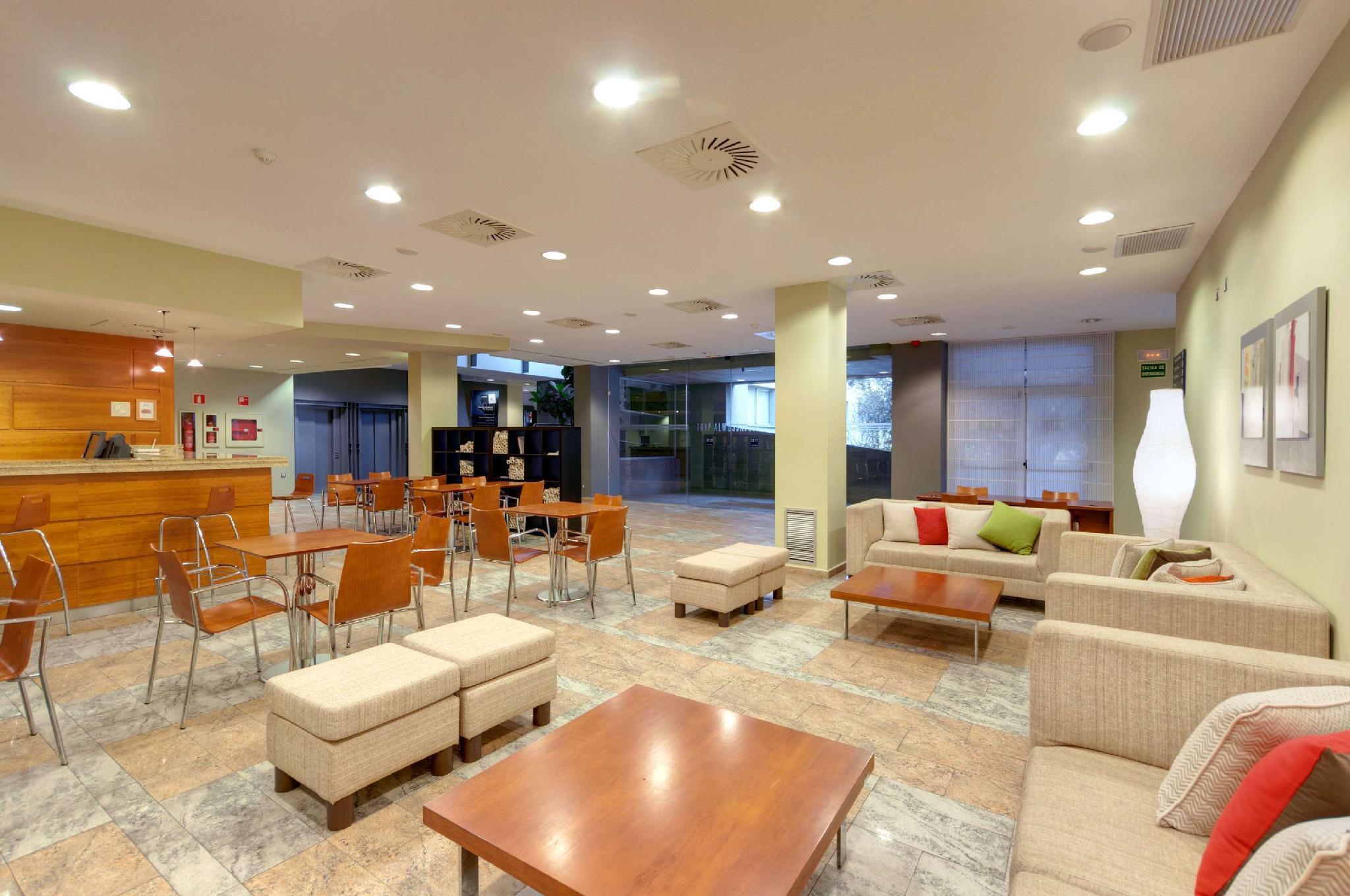 รามาดา บาย วินด์แฮม บาเลนเซีย อัลมุสซาเฟส Hotel ภายนอก รูปภาพ