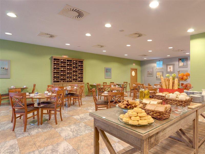 รามาดา บาย วินด์แฮม บาเลนเซีย อัลมุสซาเฟส Hotel ภายนอก รูปภาพ